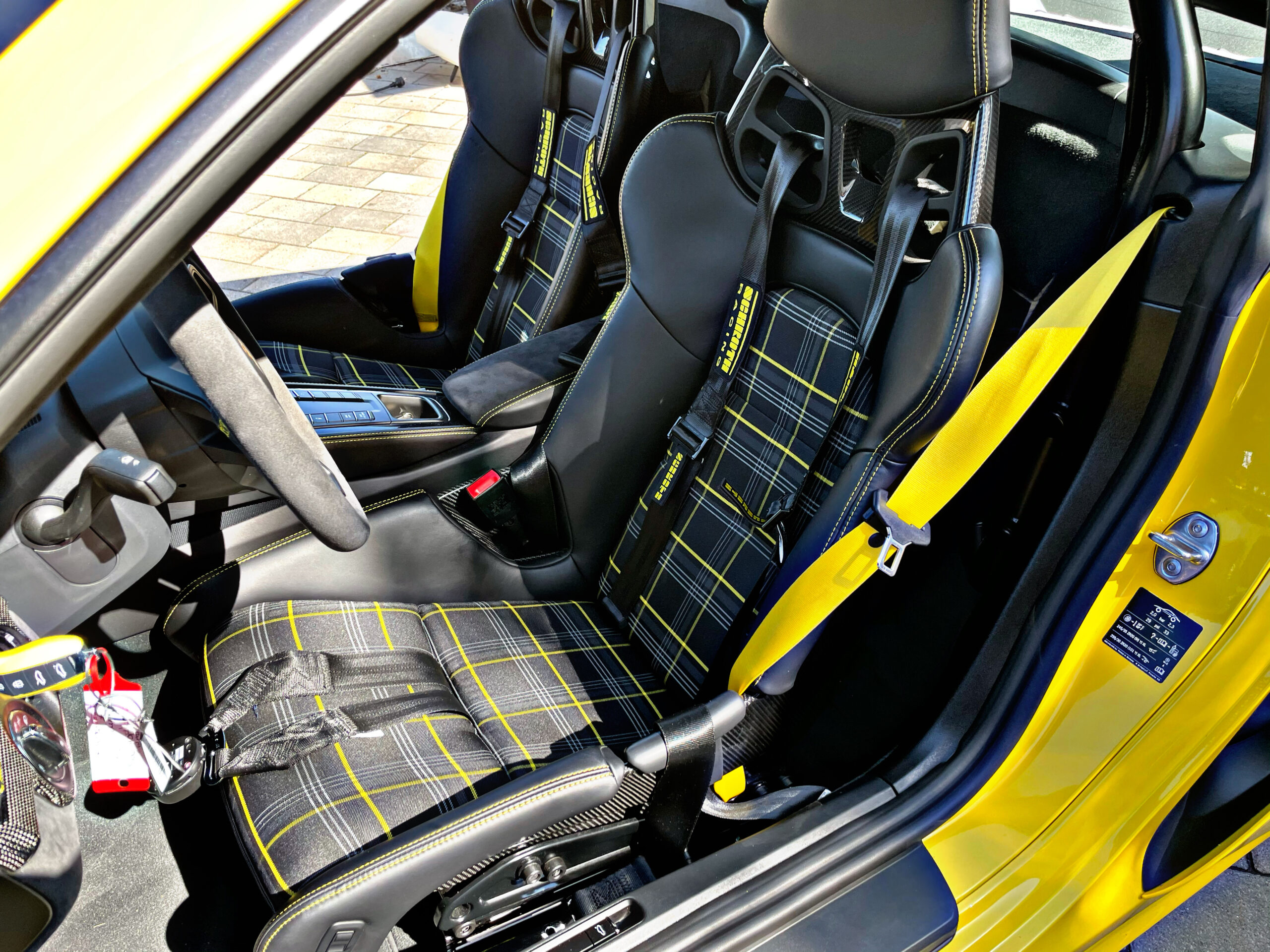 Innenflächen für Porsche Vollschalensitz mit Bezugsstoff Schottenkaro gelb  - Warmsbach Autosattlerei